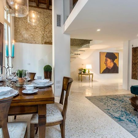 Italiahaus - Ca' Olivo Loft With Canal View In Rialto Venice Apartment Exterior photo
