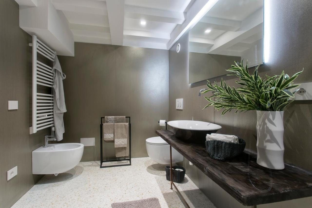 Italiahaus - Ca' Olivo Loft With Canal View In Rialto Venice Apartment Exterior photo